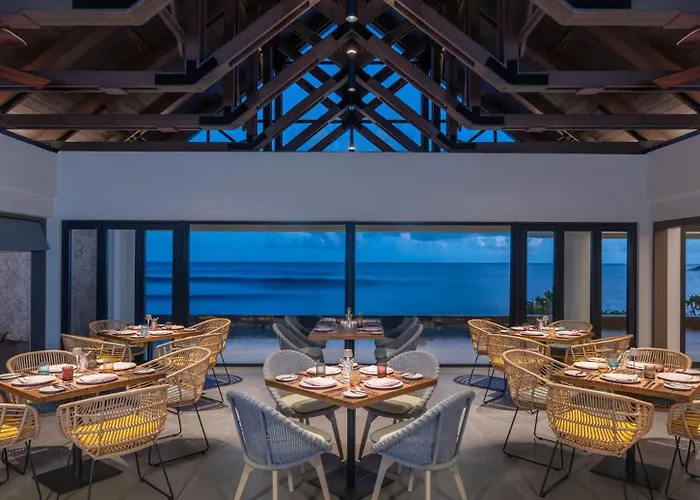 Resort Avani Barbarons Seychelles 5*
