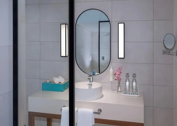 Avani Barbarons Seychelles 5*